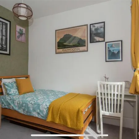 Cosy & Comfortable Bed & Breakfast *
